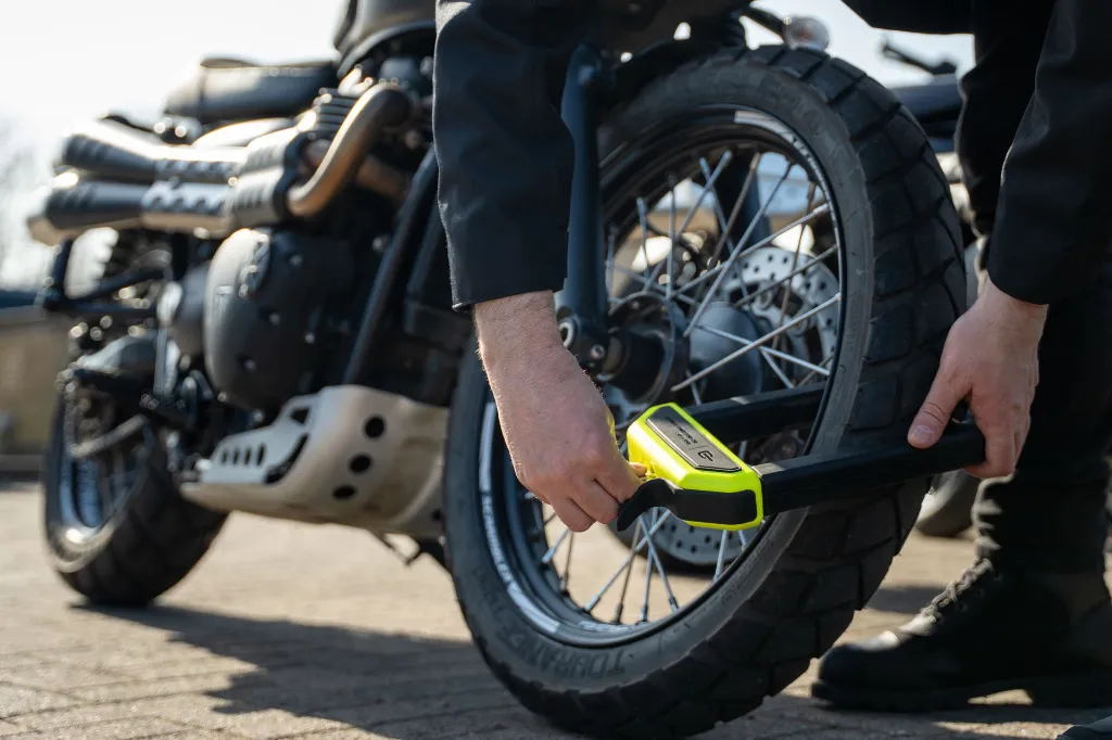 DXM1NY_Locked-Front-Motorcycle-Wheel-2.webp